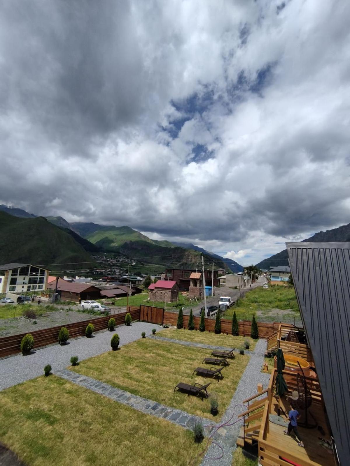 Kazbegi Spa Resort Cottages Exterior photo