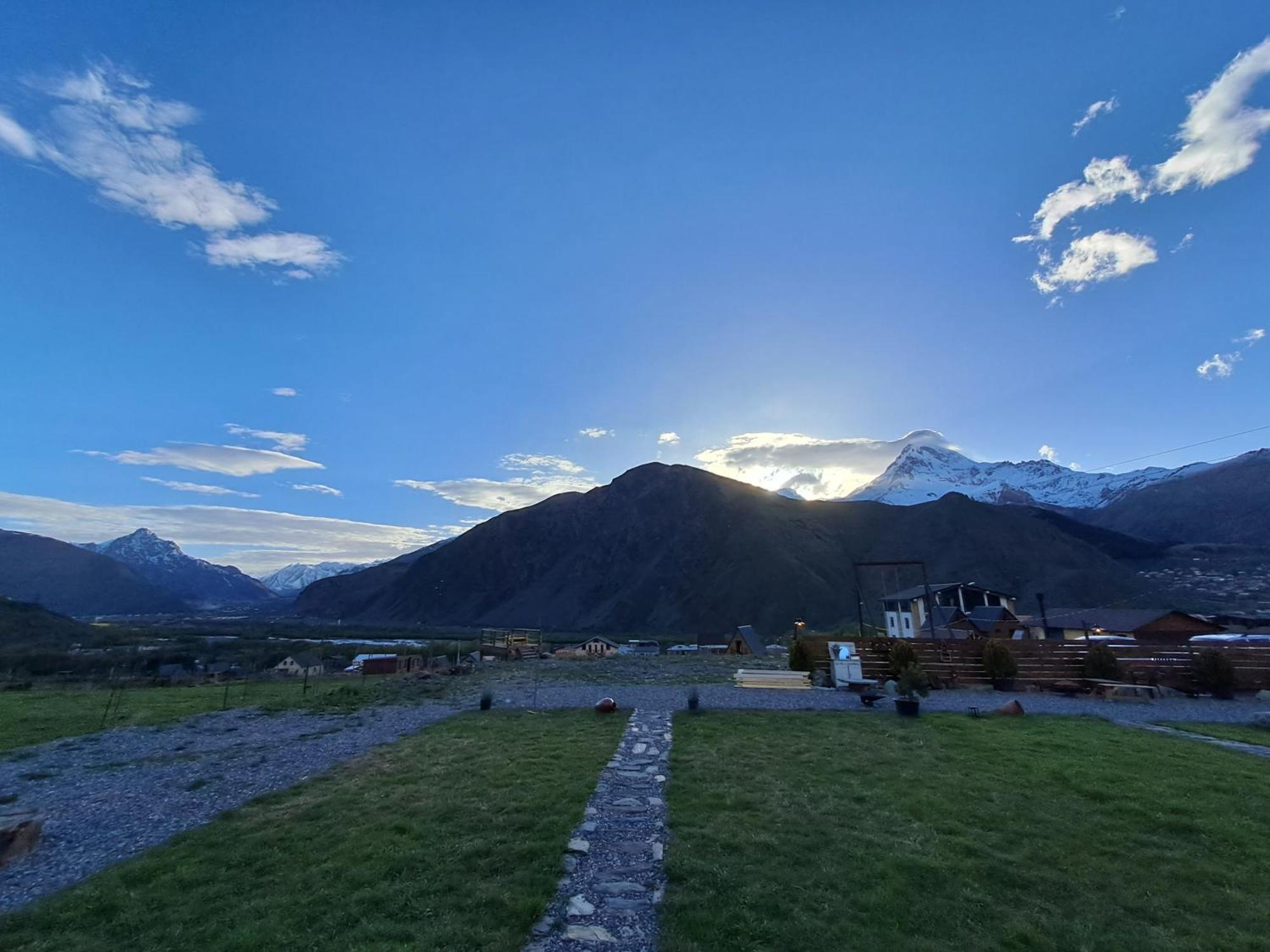 Kazbegi Spa Resort Cottages Exterior photo