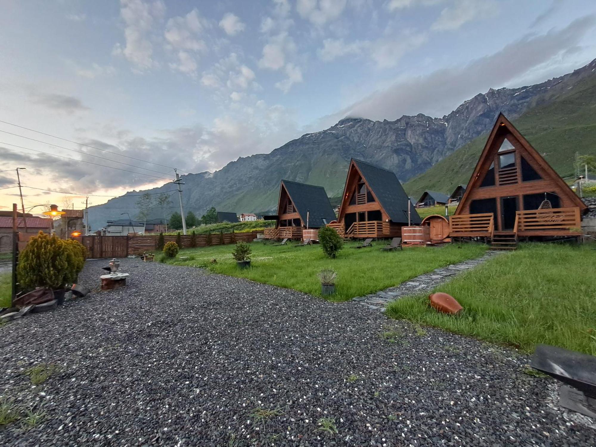 Kazbegi Spa Resort Cottages Exterior photo